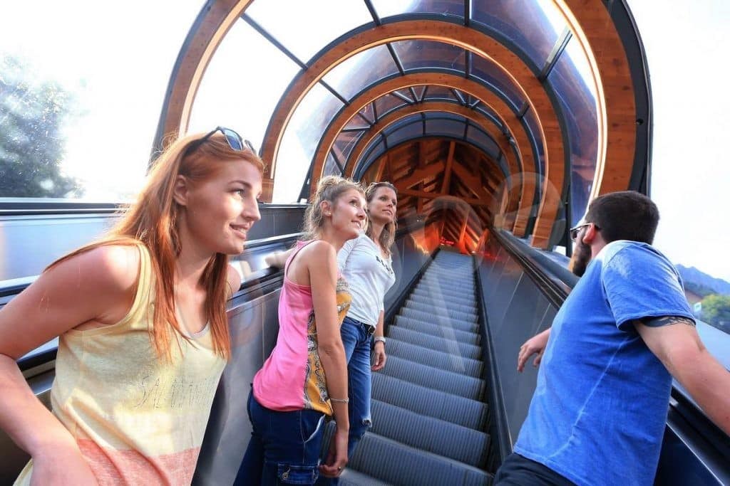 Image dans l'escalier automatique de Vaujany